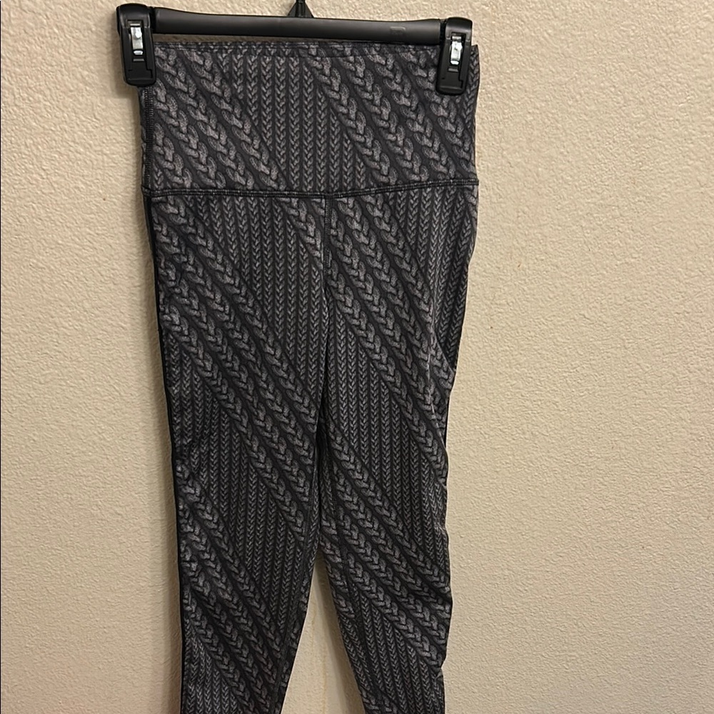 Arie Woman Gray Patterned Full Length Leggings Size Small